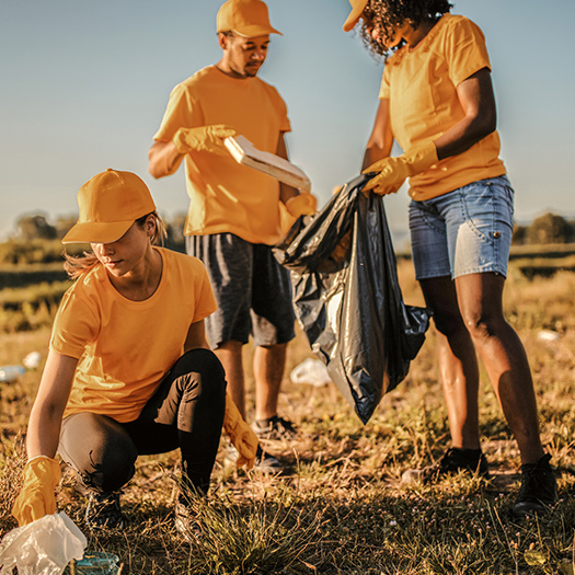 Teens volunteering in the community.